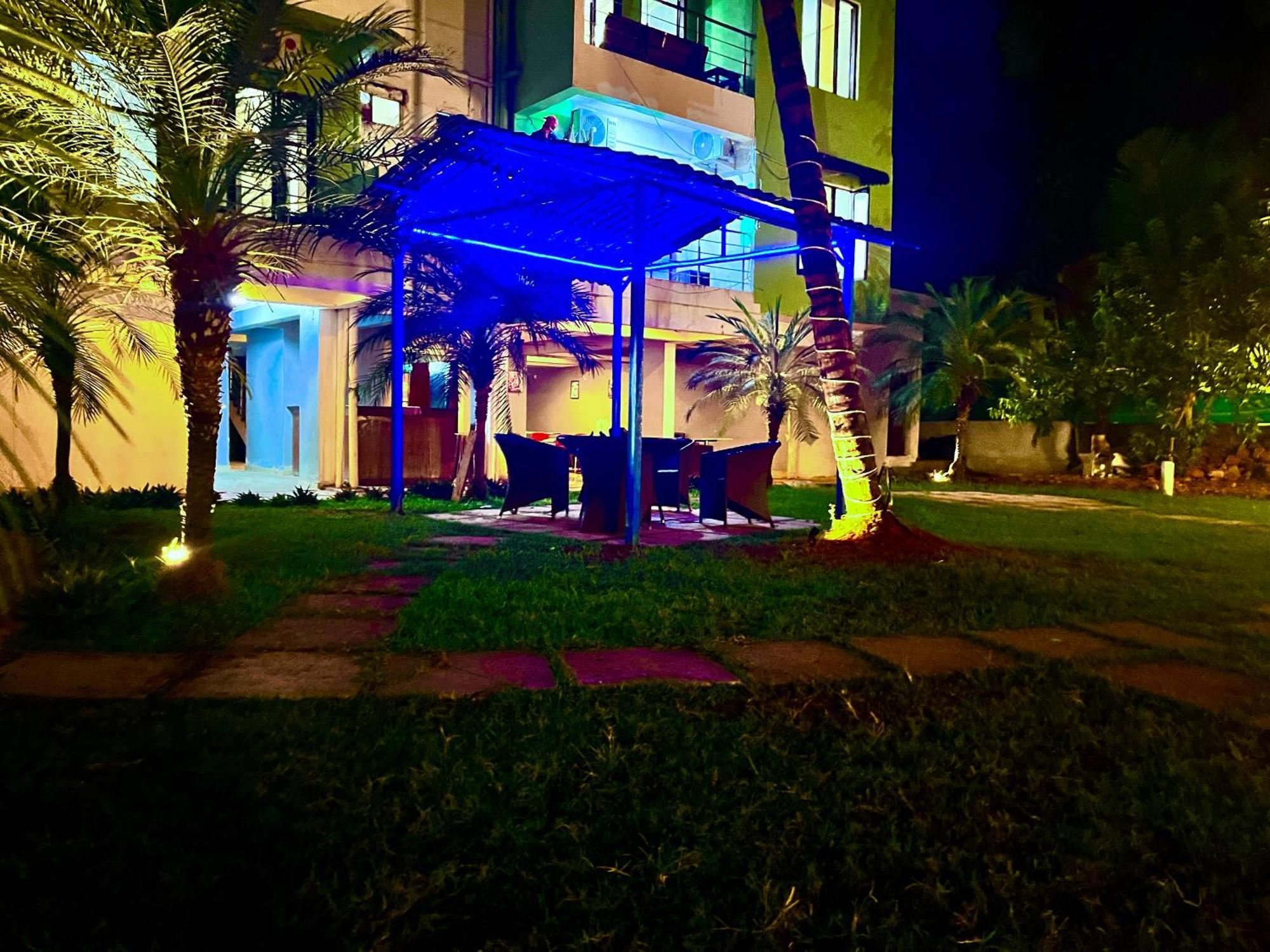 Summer Beach Resort, Goa - #Near Baga Beach #Swimming Pool #Garden #Bar #Lift #Premium Rooms #Property Of The Year #70565-84665 Calangute Exterior photo